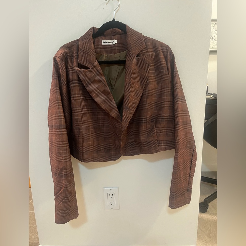 Cute brown plaid blazer size S/M